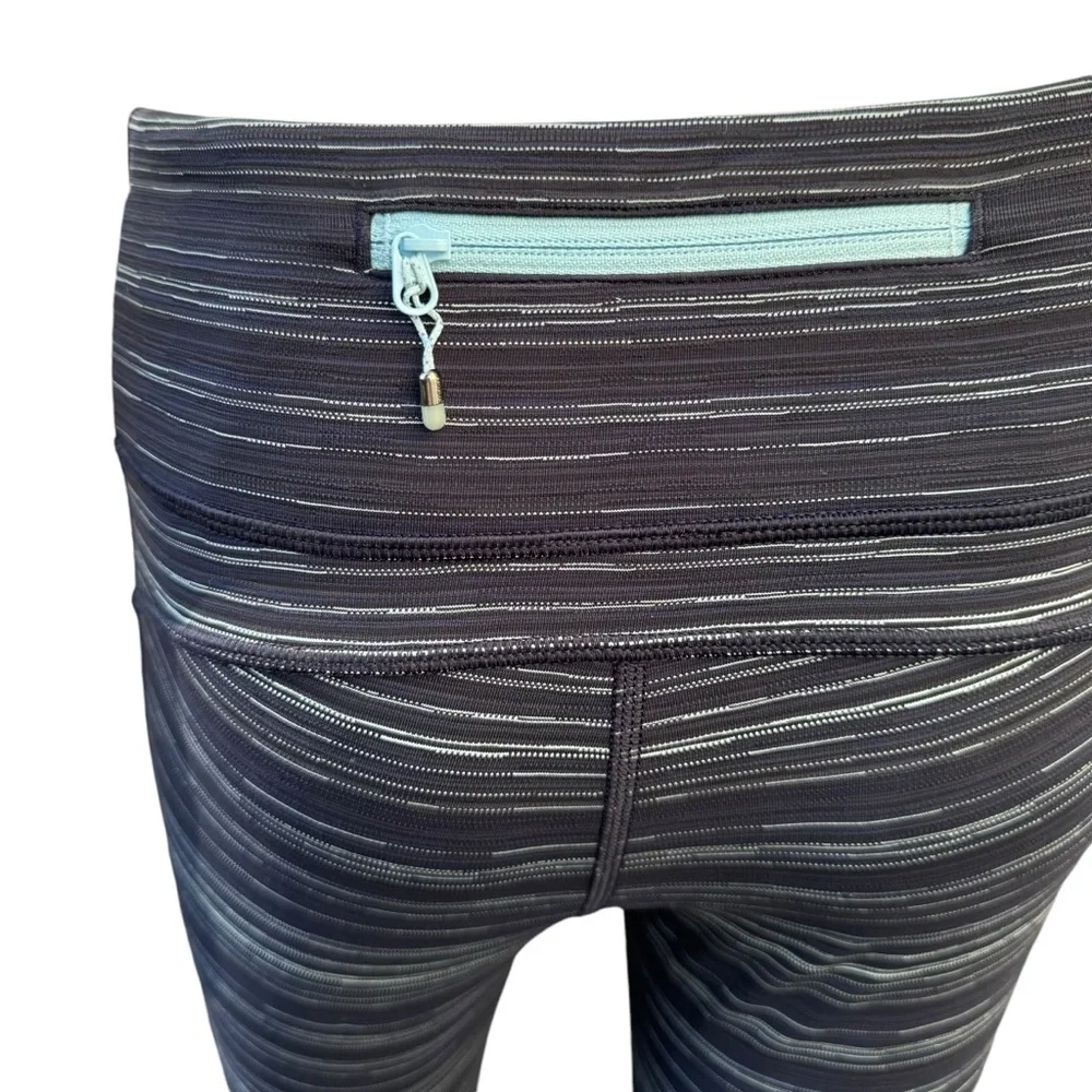 Lululemon Athletica Run the World 7/8 Legging Cyber Stripe Naval Blue Size 6 EUC